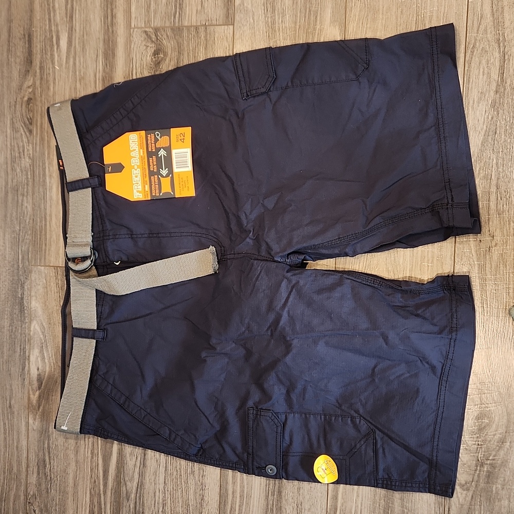 NWT Wear First Stretch Shorts w/flex Waistband Men's sz 42 Shorts w/belt
